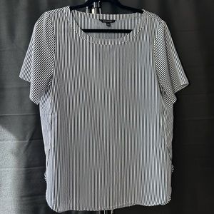 Banana Republic SS Crew Neck, High Low Hem Navy and White Stripe Top, Size M.